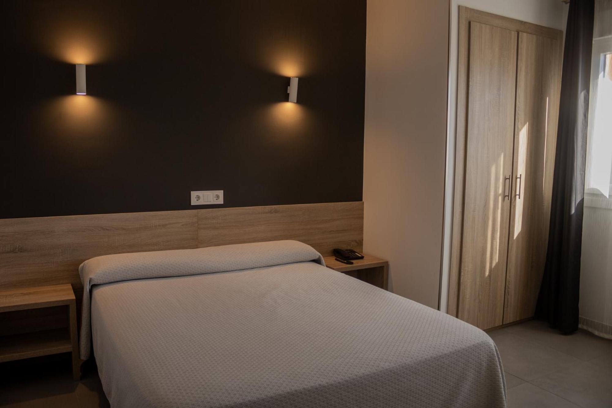 Hotel Hollywood Cangas do Morrazo Buitenkant foto
